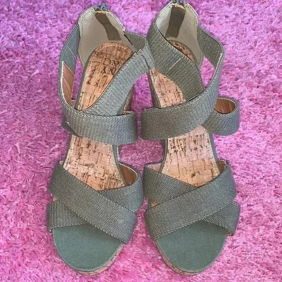 NY & Co Green Espadrille Wedges - Picture 2 of 5